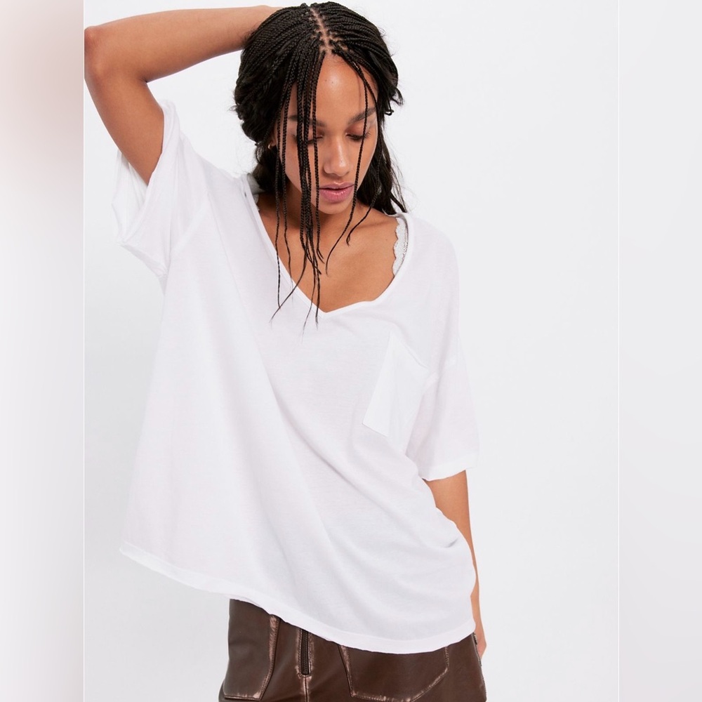 We The Free White Oversized V-Neck Tee Size Large